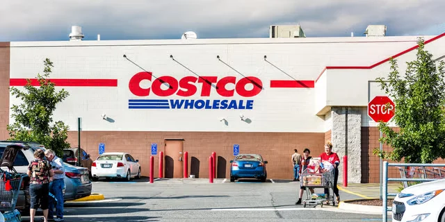 Costco представляє гігантський торт S'mores Bundt для літа
